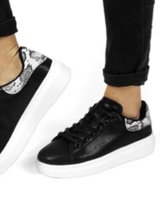 Seven7 Shoes - NIB Seven7 Women’s Miki Low-top Platform Sneaker w/ Snakeskin Print 9